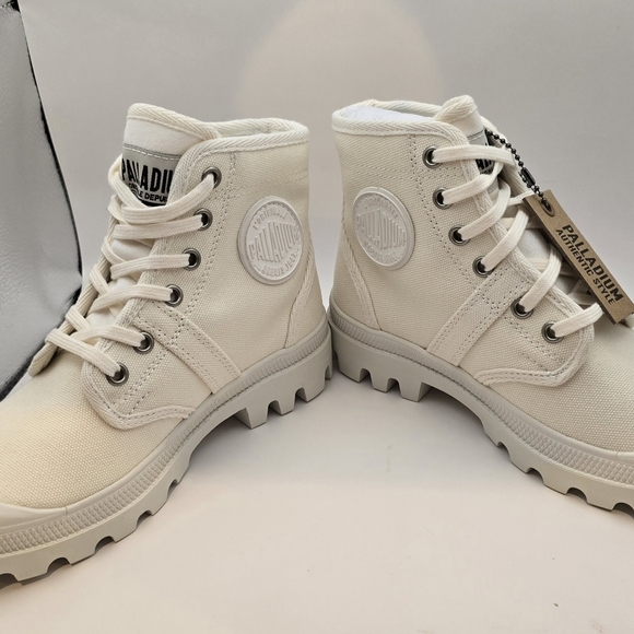 Palladium Pallabrouse Womens Boots Star White 90069-116-M US W 5.5 NWOB. - Picture 5 of 10